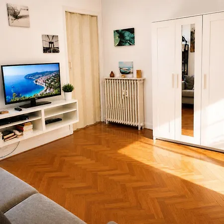 2 Pieces Avec Mezzanine 2min Negresco Apartmán Nice
